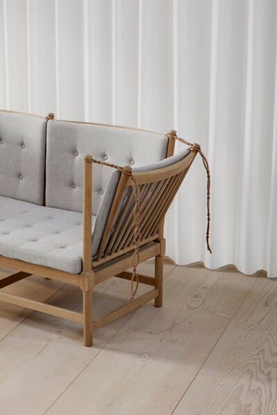 Sofas, Spoke-Back sofa, oak - Sunniva 2/717, Beige Sofas, Spoke-Back sofa, oak - Sunniva 2/717, Beige